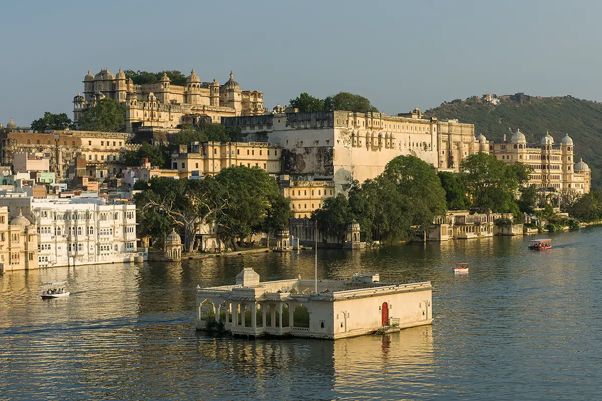 Rajasthan Photo Tour - Lake Pichola & City Palace Udaipur