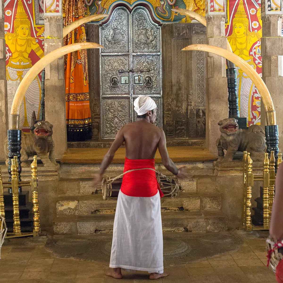 Temple Tooth Kandy Sri Lanka photo tour.